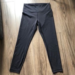 Lululemon Wunder Train 27” in Black, Size 10